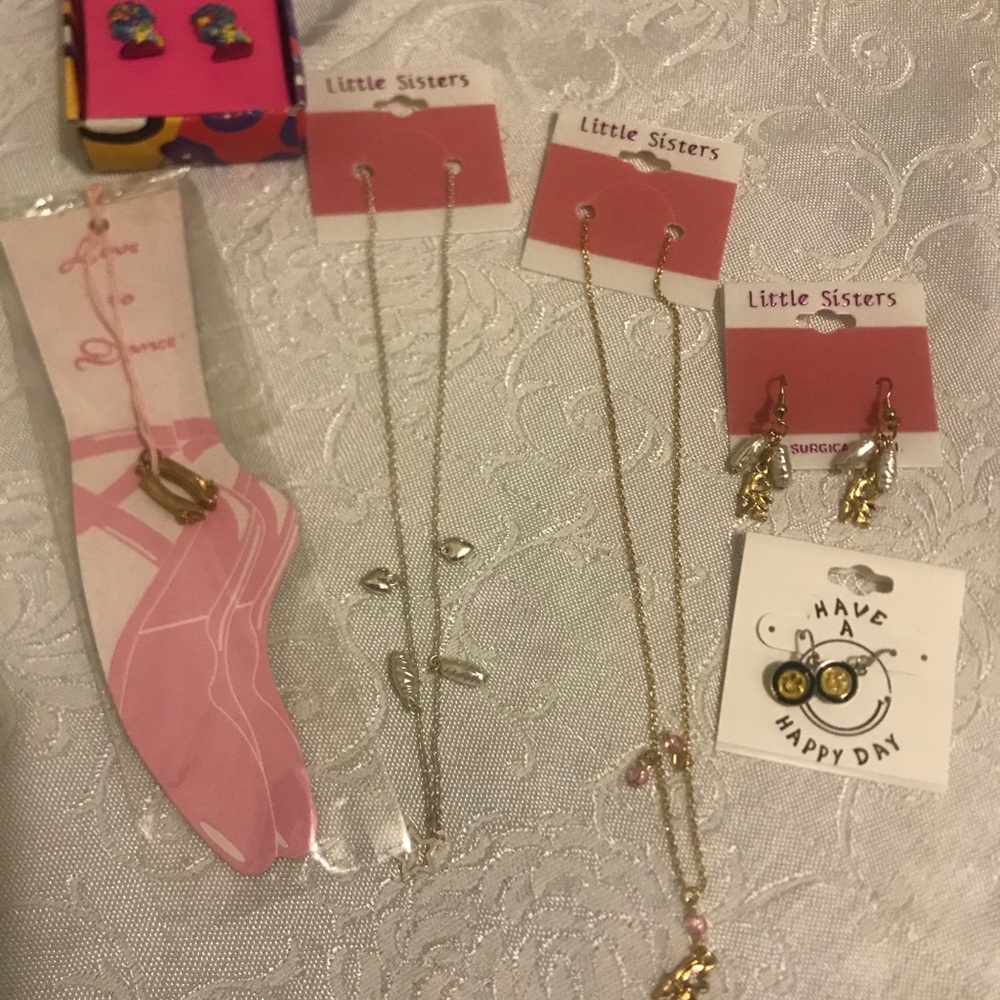 Girl’s jewelry bundle of 6 pieces.  All new.
